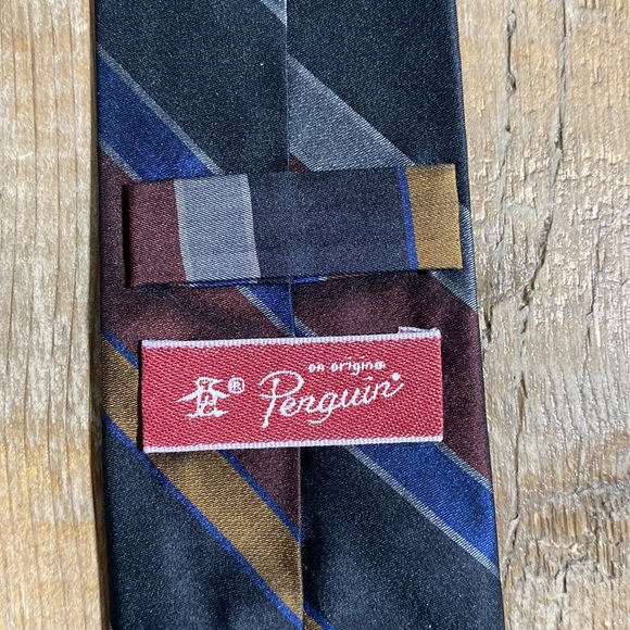 Penguin Tie - Picture 3 of 4